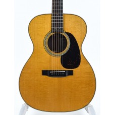 Martin Guitar 000-28 Brooke Ligertwood Signature Acoustic Guitar - Natural - Includes Martin Hard Shell Case