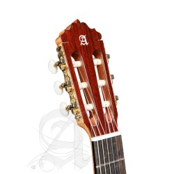 Alhambra 8.890  6 Olivo Classical 4/4 Guitar