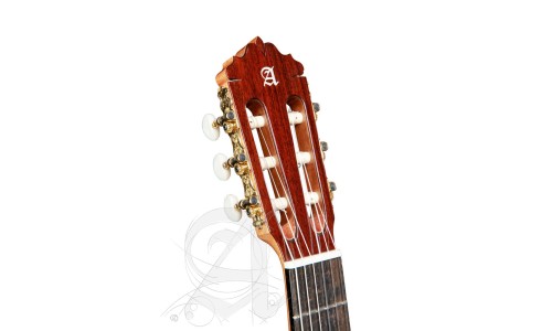 Alhambra 8.890  6 Olivo Classical 4/4 Guitar