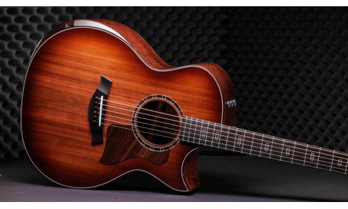 Taylor Custom #32 Grand Auditorium - Sinker Redwood And Honduran Rosewood