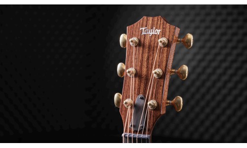 Taylor Custom #32 Grand Auditorium - Sinker Redwood And Honduran Rosewood