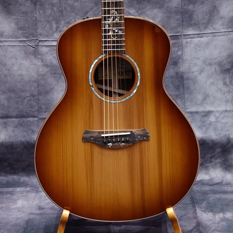 Taylor Custom 814e Bacote Cedar Gold Label Acoustic Electric Guitar - Natural
