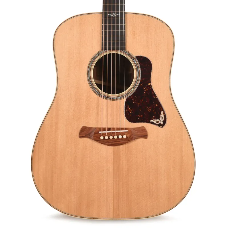 Taylor Gold Label 810e Acoustic Electric Guitar - Natural Taylor Gold Label 810e Acoustic Electric Guitar - Natural