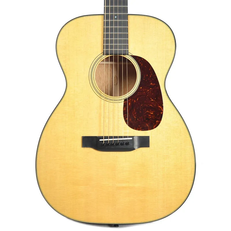 Martin Guitar 0018 Spruce Top Mahogany Back and Sides Acoustic - Natural Martin Guitar 0018 Spruce Top Mahogany Back and Sides Acoustic - Natural