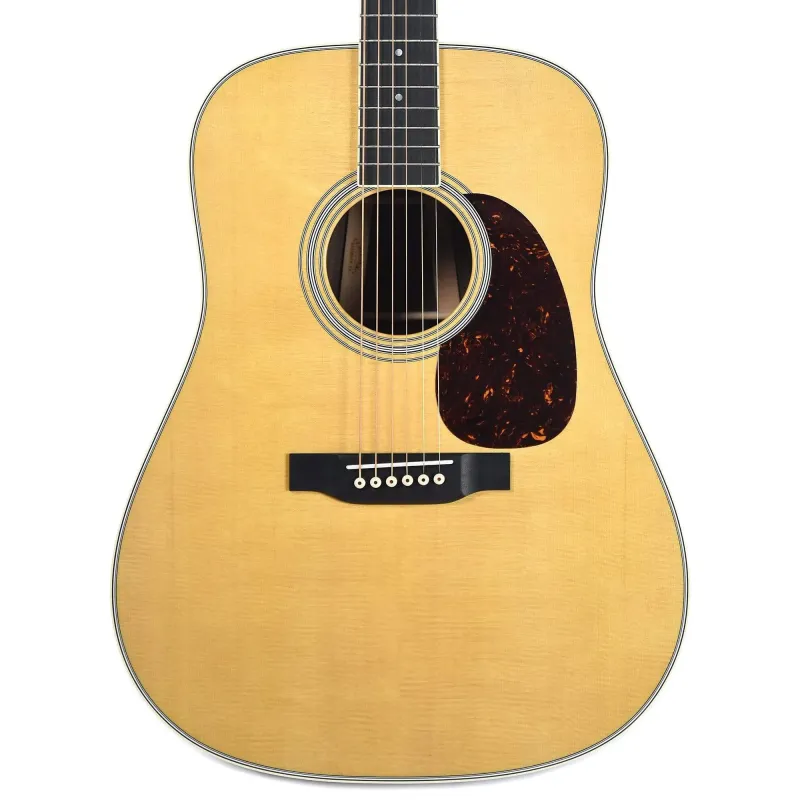 Martin Guitar D35 Dreadnought Acoustic Guitar - Natural Martin Guitar D35 Dreadnought Acoustic Guitar - Natural